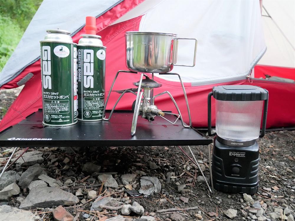 ソロキャンプセットの中にはバーナーと一人用のお鍋もついています。