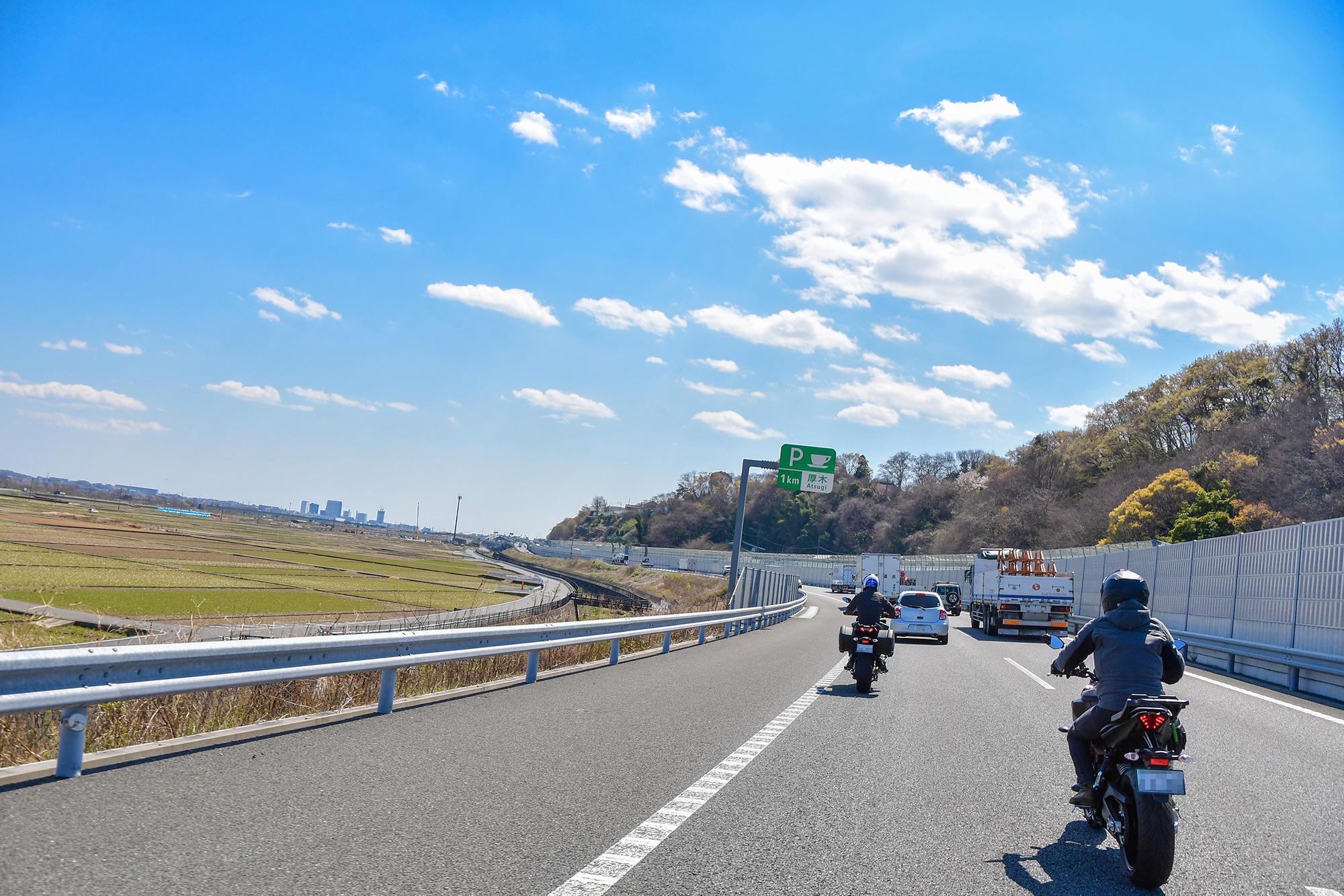 いつもの愛車と違うレンタル車両だと