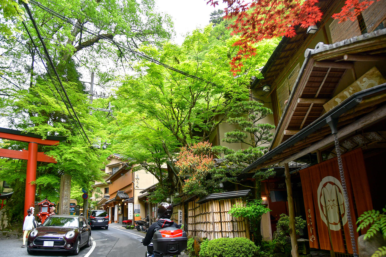 貴船神社の周辺の道は細いので、バイクでよかった！