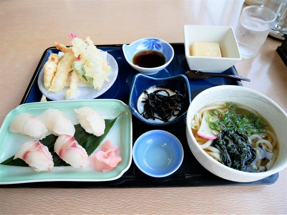 道の駅のレストランで「マハタの握り定食」をいただきました。このマハタ、なかなか食べることができない珍しいお魚なんです。