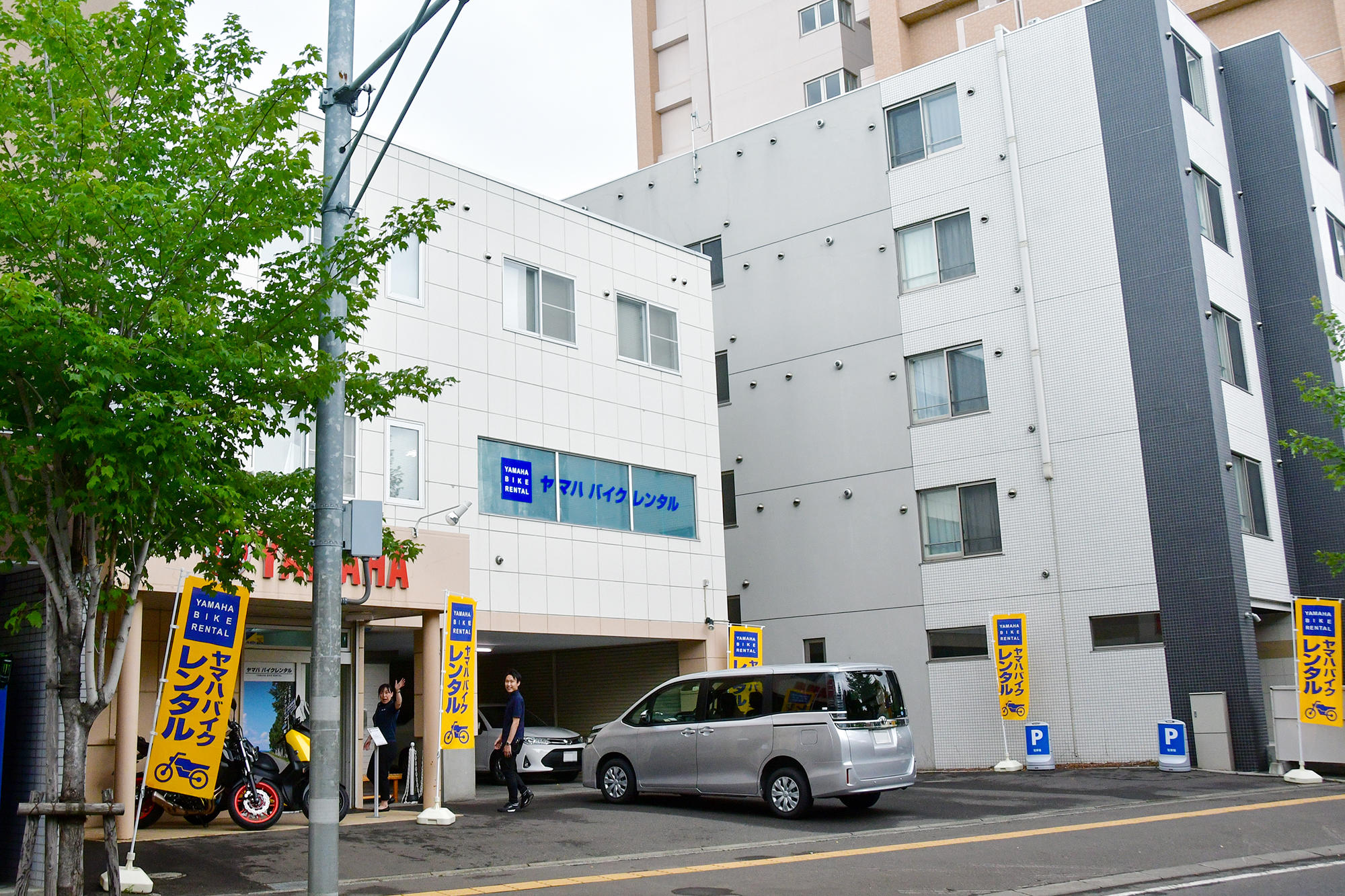 札幌駅から南東に徒歩約15分。途中、時計台や大通公園など、プチ観光しながらお越しいただけます。