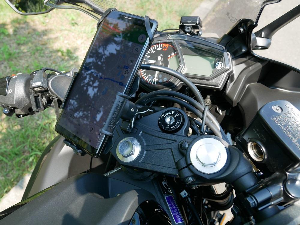 今回は前回の反省を踏まえて迷わないようにショップオリジナルオプションでスマホホルダーもレンタルしました。