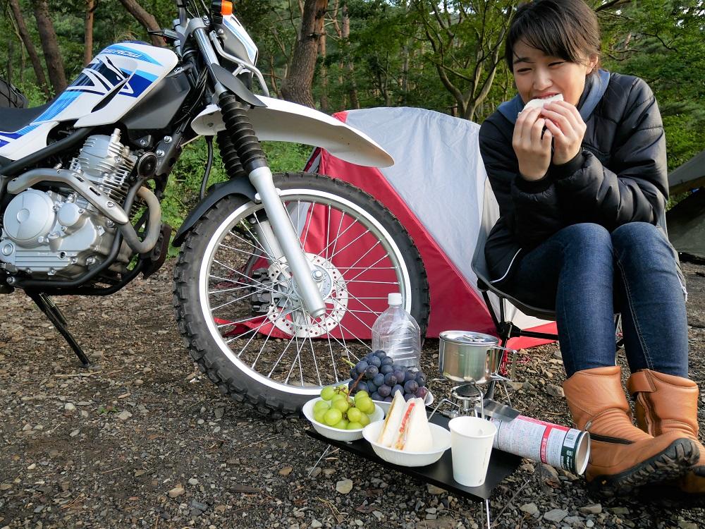 お日さま見えますかね～？と見ず知らずの方とも話せるのがバイクと一緒でキャンプの良いところですね！