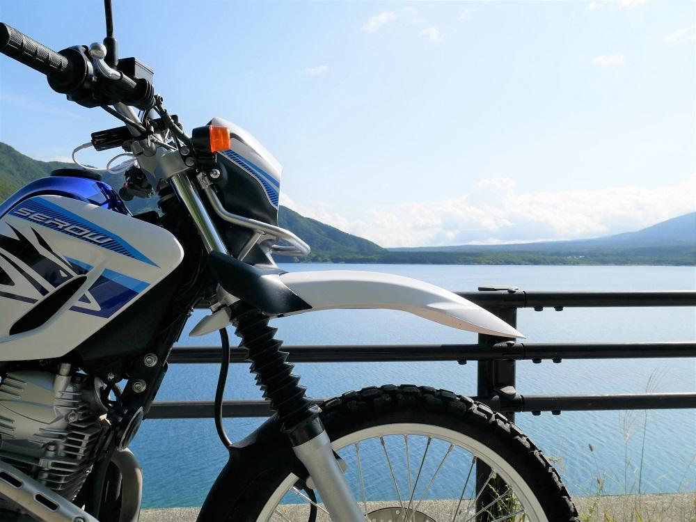 熱海ビーチライン、真鶴ブルーライン、ふたつの有料道路を走ります。この道、最高に気持ちよかったですよ！海がとても綺麗で、ちょうど良い速度で海の真横を走れます。