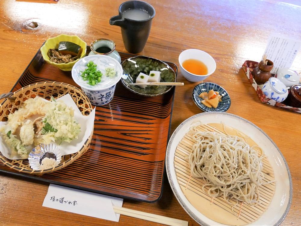 私はオススメの冷やそばをいただきました！