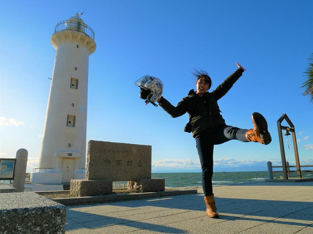 そのまま海沿いを走ると野間灯台が右手見えます。