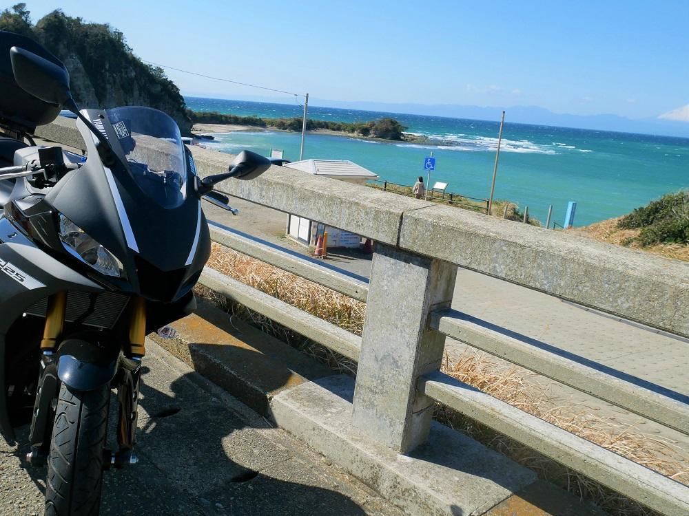 もっっのすごくキレイなオーシャンビュー！やっぱり綺麗な景色とバイクってとってもお似合いです。