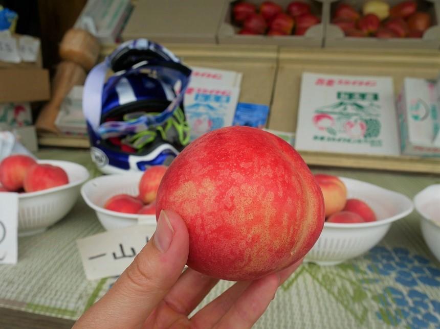 桃を試食