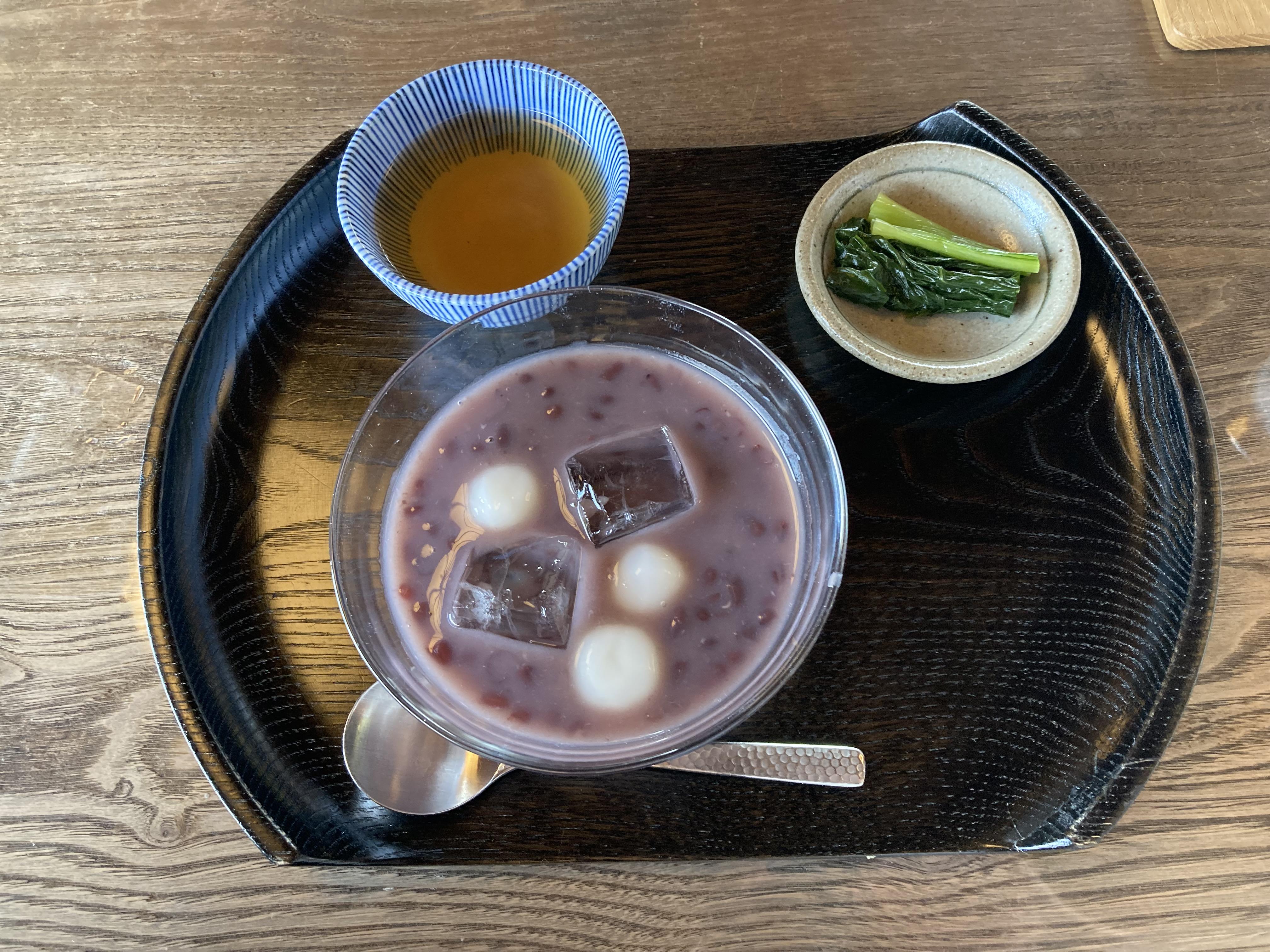暑い日にお勧めの『冷やしぜんざい』もありますよ