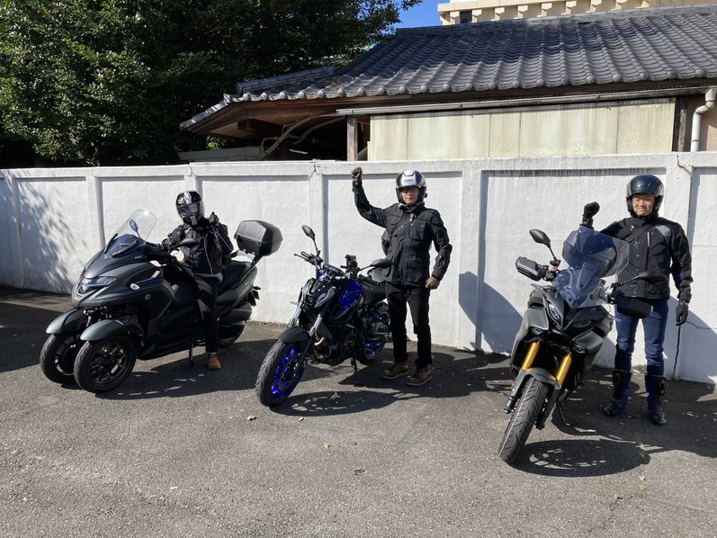 TRICITY300の3台で行きます