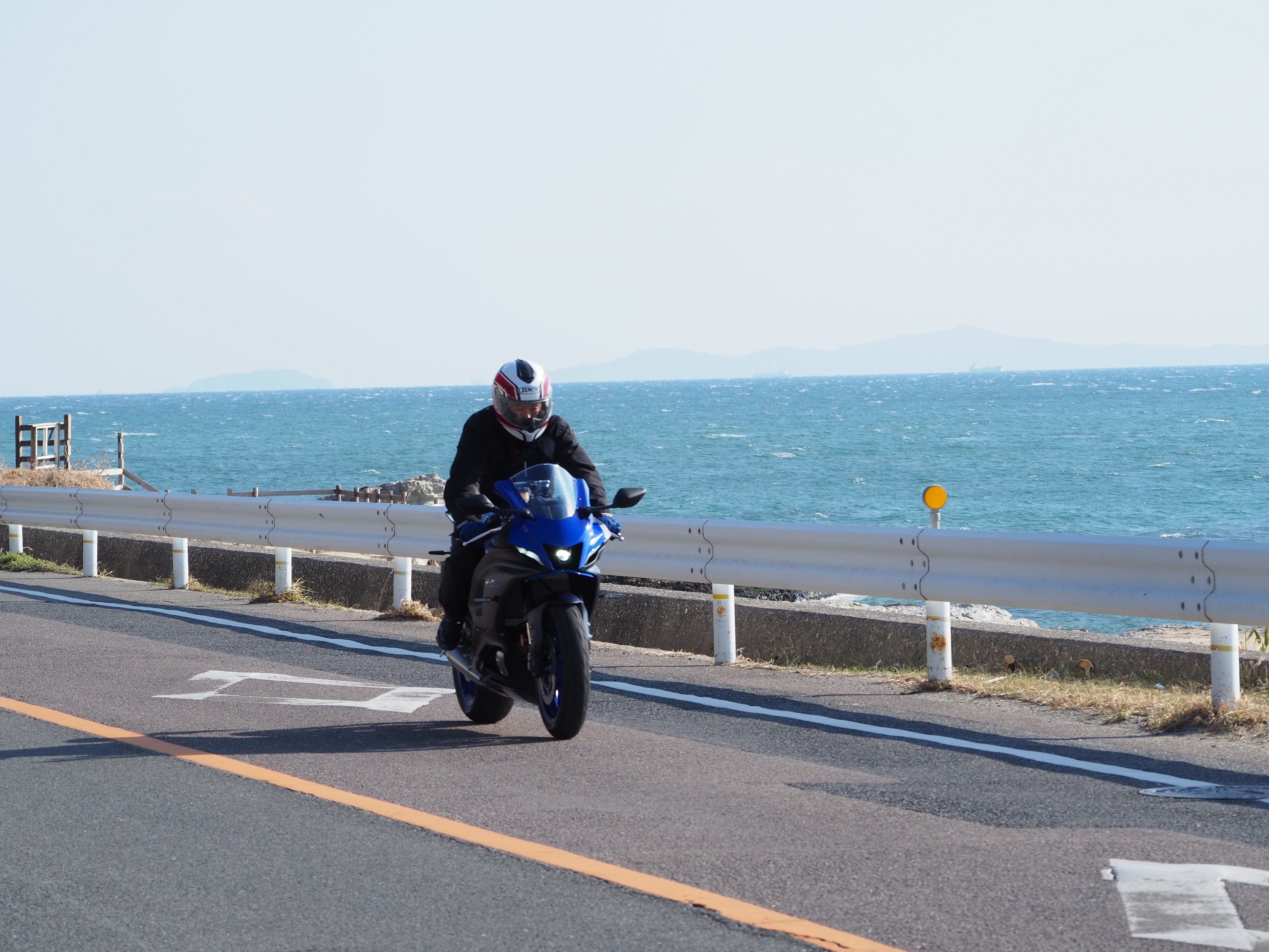 おなかが空いてきたので近くの観光施設でソフトクリーム休憩です。
