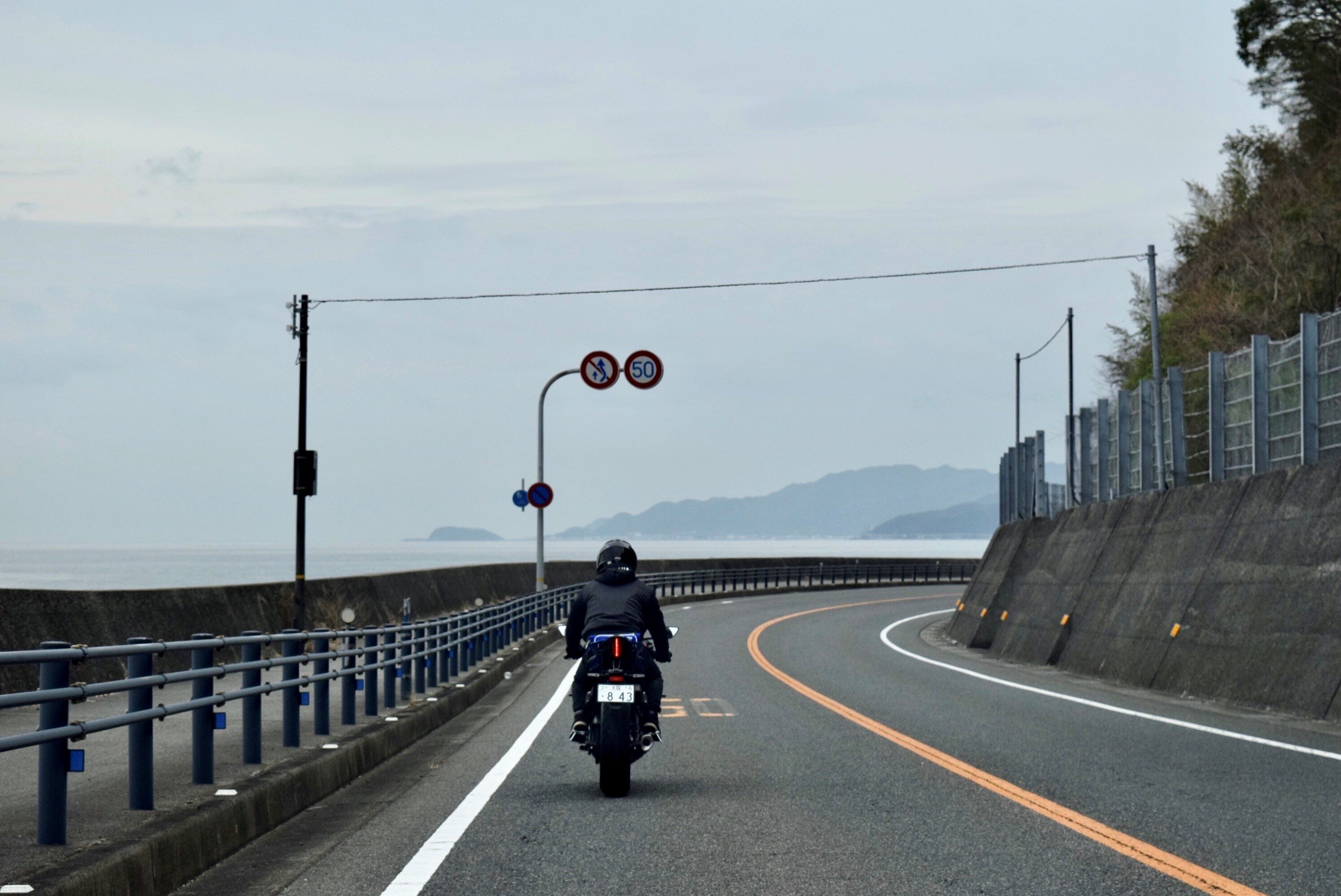 国道28号線は信号が少ないので走りやすく、潮の香りが気分を高揚させてくれます。