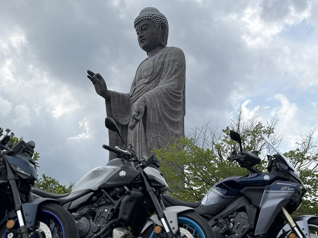牛久大仏とMT-07 Y-AMT