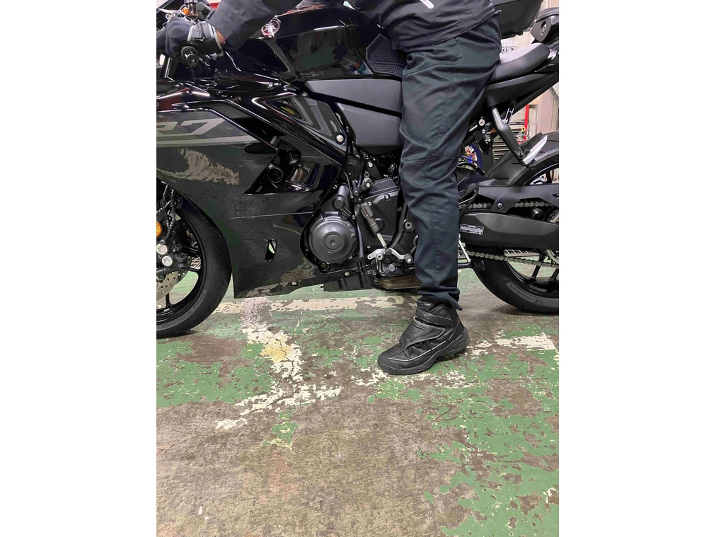 新型YZF-R7の足つき性（身長167cm）