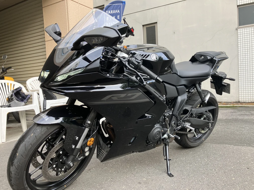 ツーリングを終えて帰着した新型YZF-R7