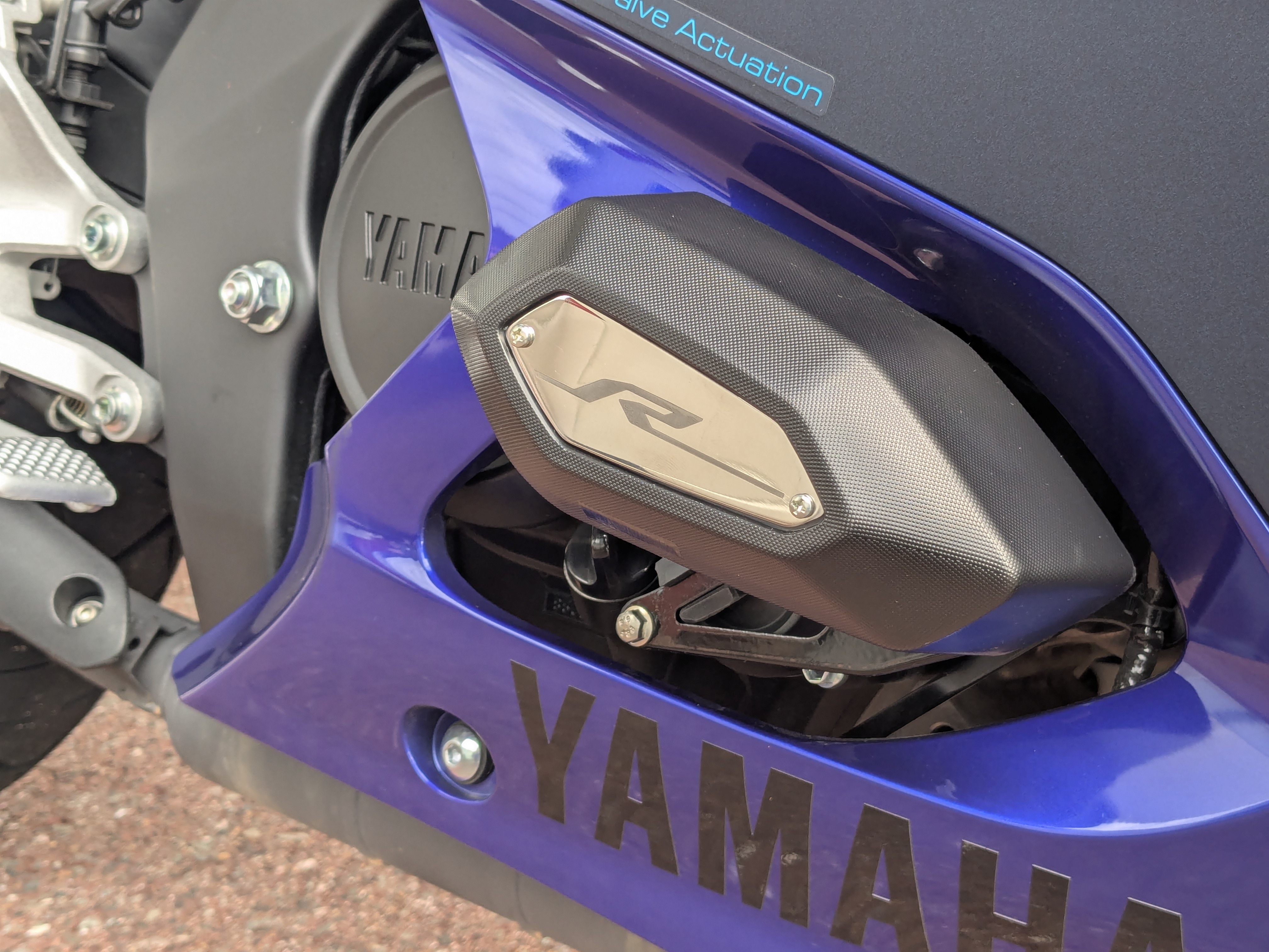 コンフォートガードキット装備完了：YZF-R125 | ヤマハ バイク